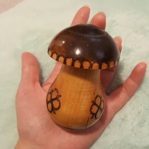 VINTAGE SECRET UNCAPPABLE MUSHROOM